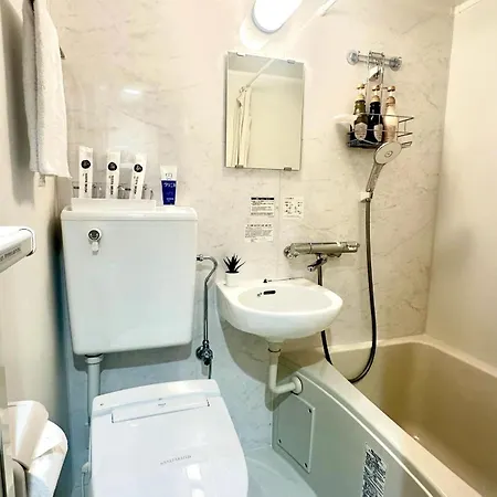 Roppongi 8 Minutes,3 Person Mansion,Dyson Hair Dryer, Pola Toiletries 東京都 エクステリア 写真