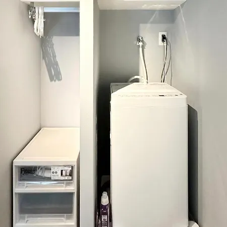 Roppongi 8 Minutes,3 Person Mansion,Dyson Hair Dryer, Pola Toiletries 東京都 エクステリア 写真