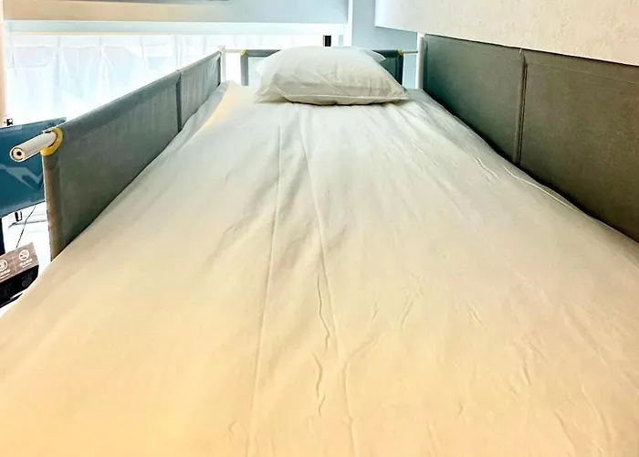 Roppongi 8 Minutes,3 Person Mansion,Dyson Hair Dryer, Pola Toiletries